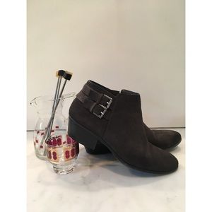 🌴Sam Edelman Grey Suede Booties🌴